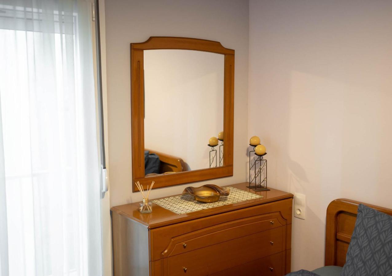 Byt Downtown Flat 라리사 외부 사진